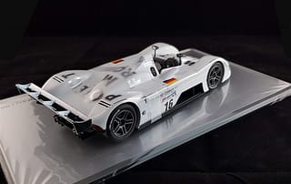 Bmw limited edition V12 Art Car diecast Kyosho